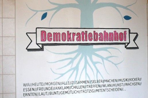 Poster des Demokratiebahnhofs